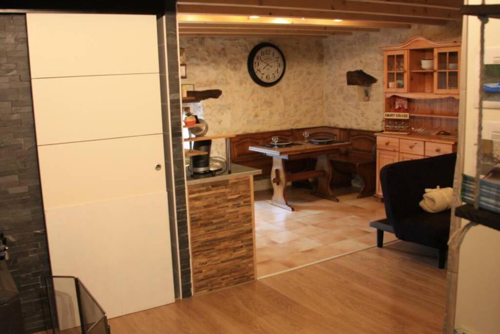 Le Portougais, Chalet A Chanaz, La Petite Venise Savoyarde Exterior foto