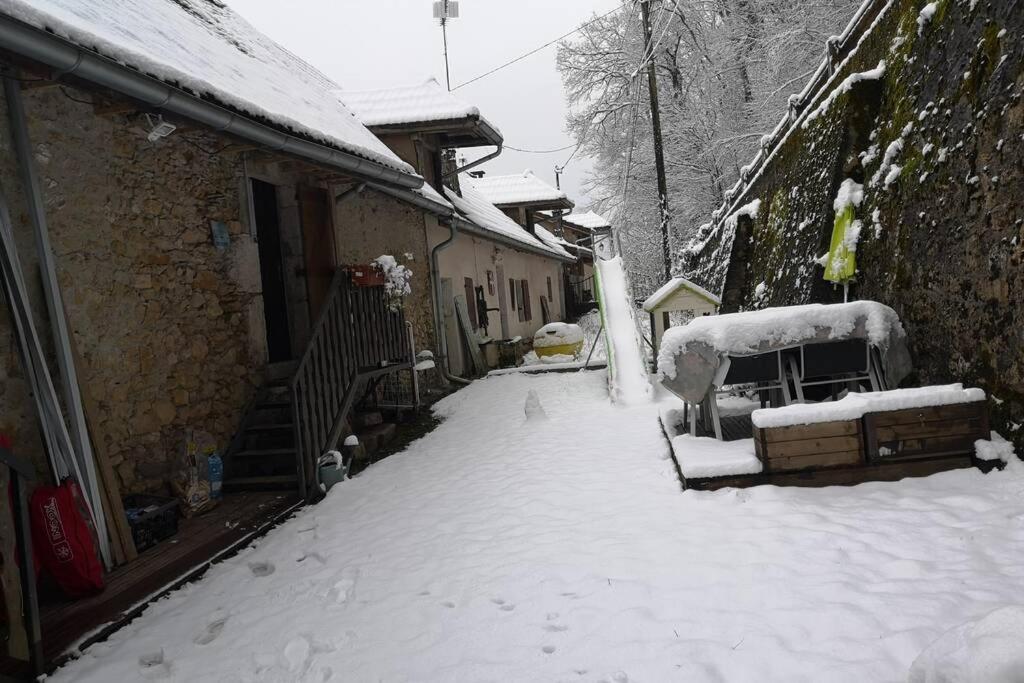 Le Portougais, Chalet A Chanaz, La Petite Venise Savoyarde Exterior foto